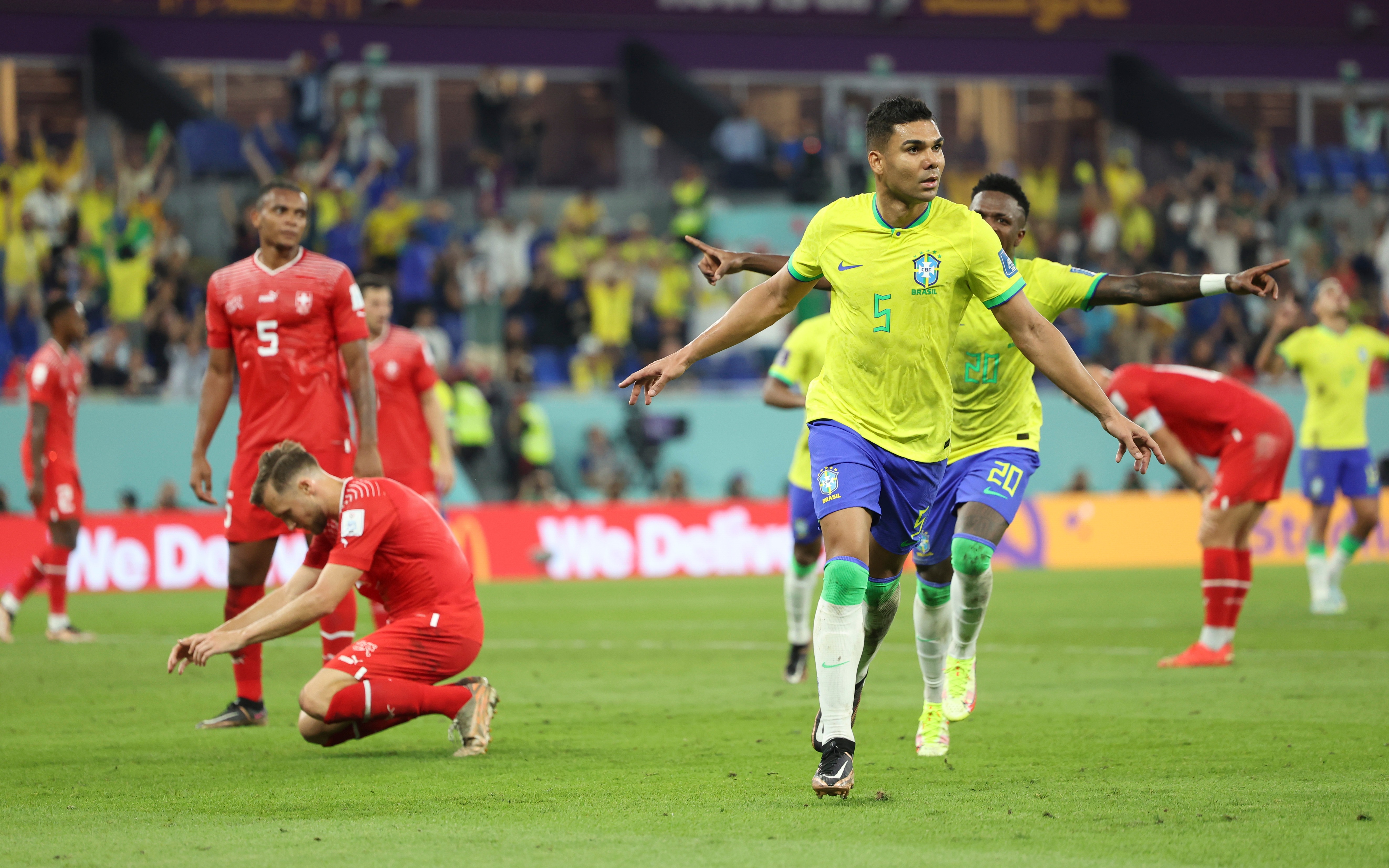 九游游戏平台入口包含阿扎伦卡在塞尔维亚队比赛中最后时刻胜出，晋级下一阶段引发热议！比赛高潮迭起的词条