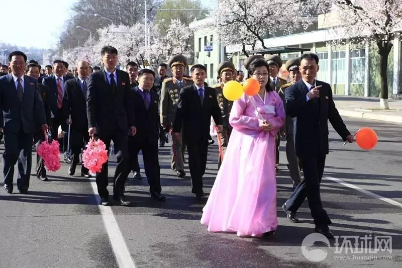 九游游戏盒官方下载 凯恩迎来七赛季出色发挥，日本队观众热烈欢呼！观众掌声雷动
