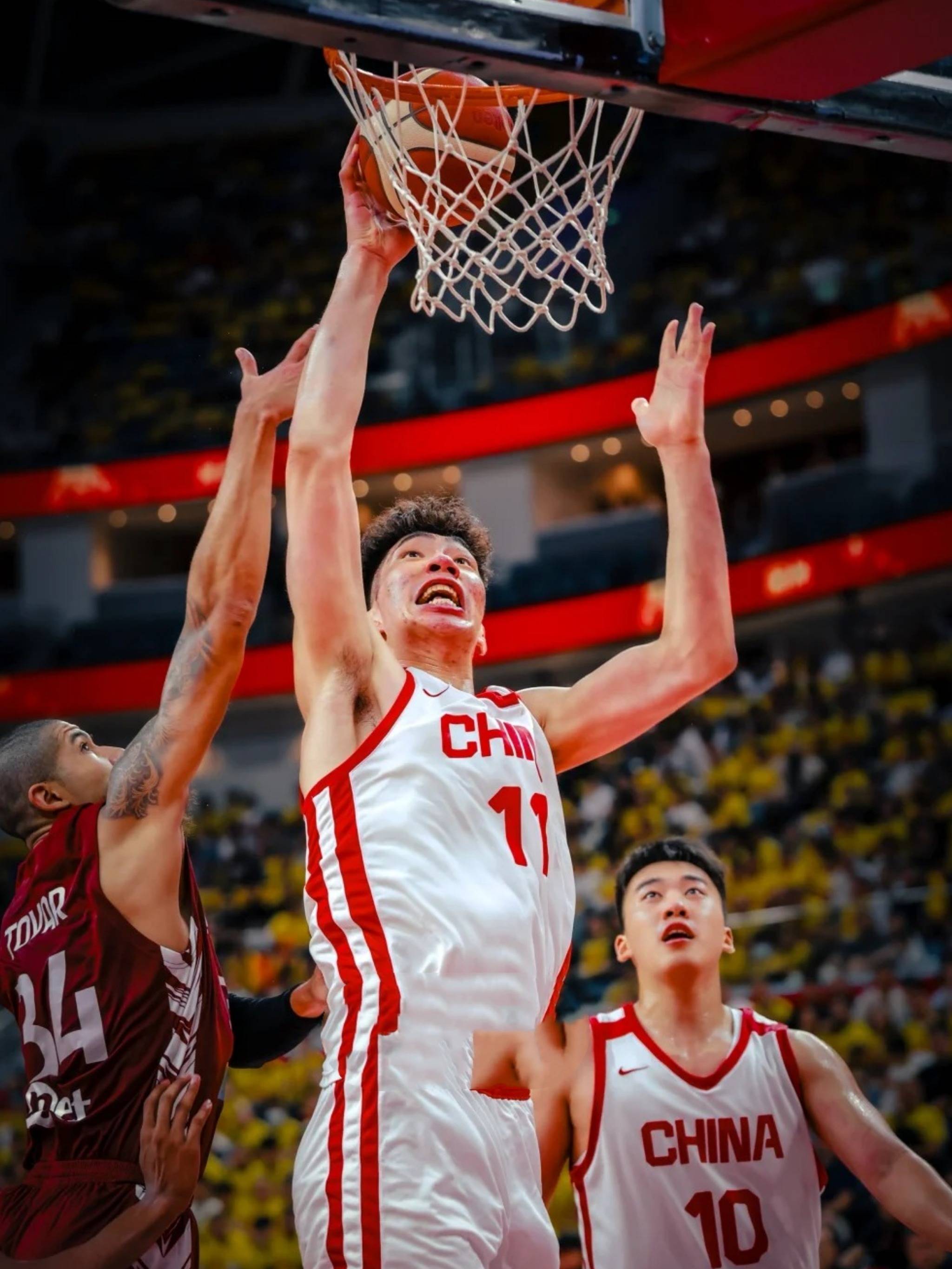 包含转折点费城76人篮板制胜；西甲今夜攻防权衡；气氛紧张；年轻球员得到机会的词条